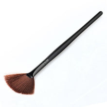 Fan makeup brushes GUJHUI Professional Eyeshadow eyebrow make up brushes Foundation Blush Brush pinceaux cosmetics Tools ILML