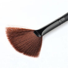 Fan makeup brushes GUJHUI Professional Eyeshadow eyebrow make up brushes Foundation Blush Brush pinceaux cosmetics Tools ILML