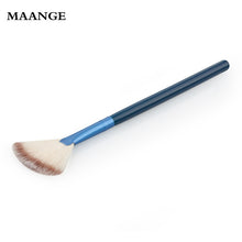 Fan Shape Makeup Brushes Powder Concealer Blending Foundation Brush Highlighting Professional Make up Brushes Cosmetics ILML