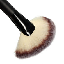 Large Fan Shape Hair Makeup Brushes Face Powder Concealer Blending Foundation Brush Professional Make up Brushes Cosmetics ILML