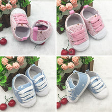Cute Love Polka Dot Print Crib Shoes Boys Girls Laces Up Anti-Slip Sneaker ILML