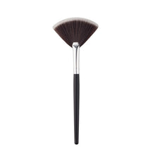 Fan Shaped Makeup Brush Blending Highlighter Contour Face Powder Brushes Pincel Maquiagem  ILML