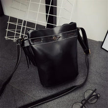 Women bag Leather Tassel Messenger Hbag Cross Body Bucket Shoulder Bag ladies bolsa feminina pouch bag for shopping ILML