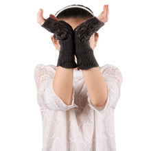 Forward Half Finger Hollow Out Leaves Warm Free Size Wrist Gloves Mittens  ILML