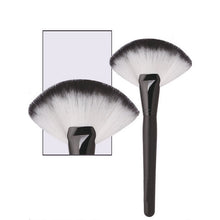 Sold Makeup brushes Large Fan Goat Hair Blush Face Powder Foundation Concealer Cosmetic Brush  ILML