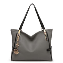 Famous women shoulder bag Messenger Bags Butterfly Pendant Chain leather hbags designer Tote ILML