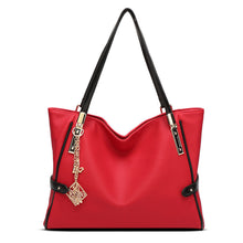 Famous women shoulder bag Messenger Bags Butterfly Pendant Chain leather hbags designer Tote ILML
