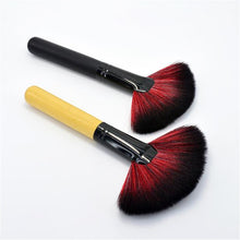 Professional GUJHUI Long Fan-Shaped makeup brushes Powder Foundation blending brush makeup brush maquillage cosmetics Tool Kit ILML