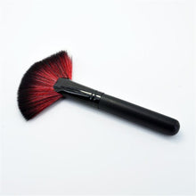 Professional GUJHUI Long Fan-Shaped makeup brushes Powder Foundation blending brush makeup brush maquillage cosmetics Tool Kit ILML