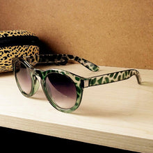 Sun Glasses for Women Men Unisex Round Sunglasses Rivet Plastic Frame Round Eyeglasses Eyewear Glasses ILML